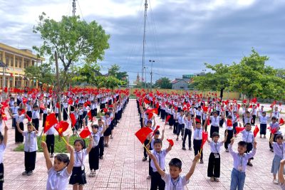 VIỆT NAM TRONG TRÁI TIM EM: KHI GIAI ĐIỆU TỰ HÀO VANG LÊN GIỮA SÂN TRƯỜNG