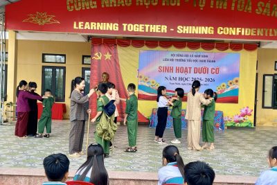 SINH HOẠT DƯỚI CỜ VỚI CHỦ ĐỀ: “NOI GƯƠNG ANH BỘ ĐỘI CỤ HỒ – XỨNG ĐÁNG VỚI TRUYỀN THỐNG CHA ÔNG”