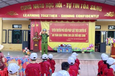 Trường TH Nam Thanh tổ chức buổi Tuyên truyền, phổ biến pháp luật theo chuyên đề “AN TOÀN GIAO THÔNG CHO LỨA TUỔI HỌC SINH”